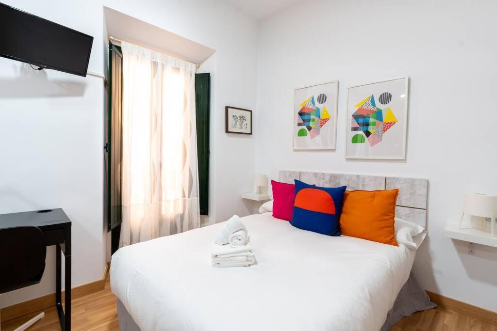 Cuna By Thegoodtourist * Seville
